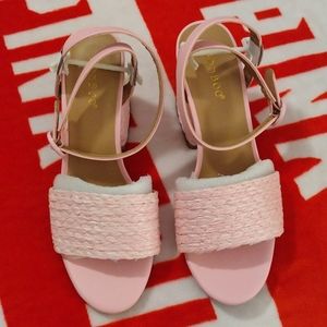 Beautiful shoes size 7